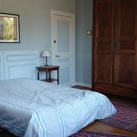Chateau De La Tillade Saint-Simon-de-Pellouaille